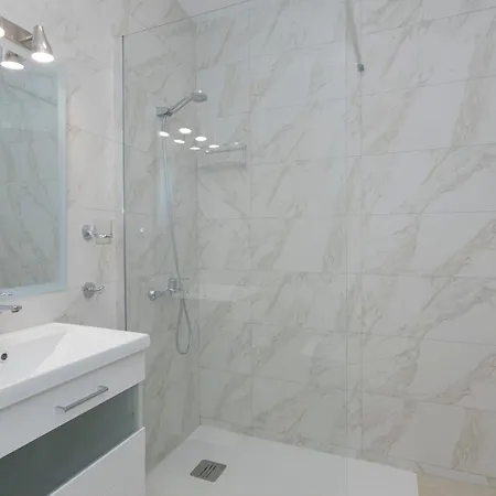 Townhouse With Private Pool! ヴィラ アロナ