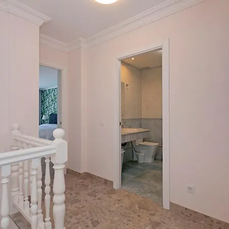 Townhouse With Private Pool! ヴィラ *