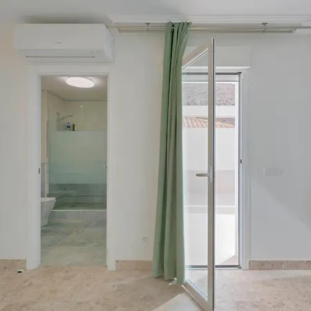 Townhouse With Private Pool! * アロナ