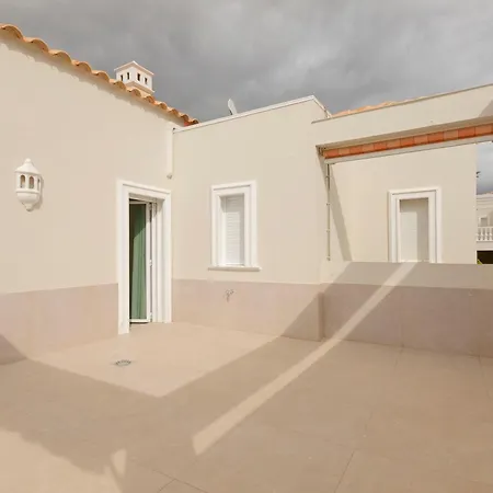 Townhouse With Private Pool! Arona